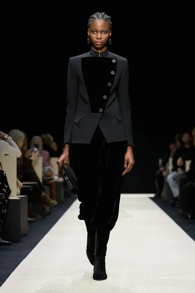 Look 50